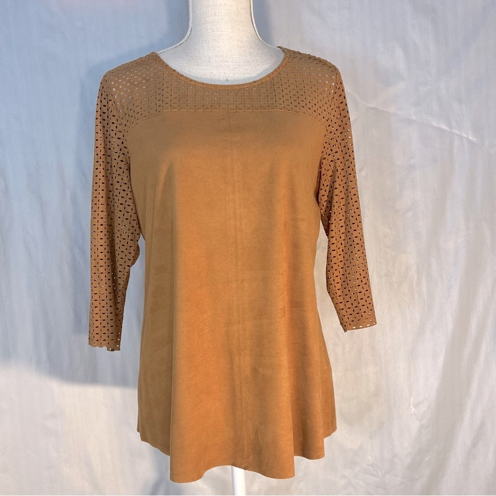 Hannah Tan Top Soft Faux Suede 3/4 Lazor Cut Sleeves Round Neck M 👍